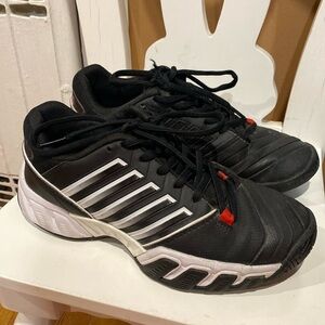 KSwiss Tennis Shoes Blackk and White size 3.5